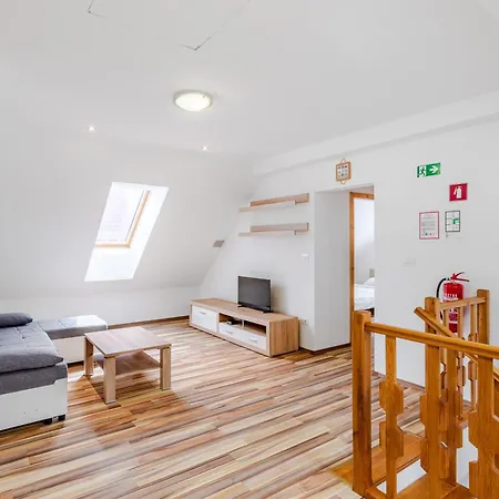 Pr' Stajercu With Free Onsite Parking Apartament