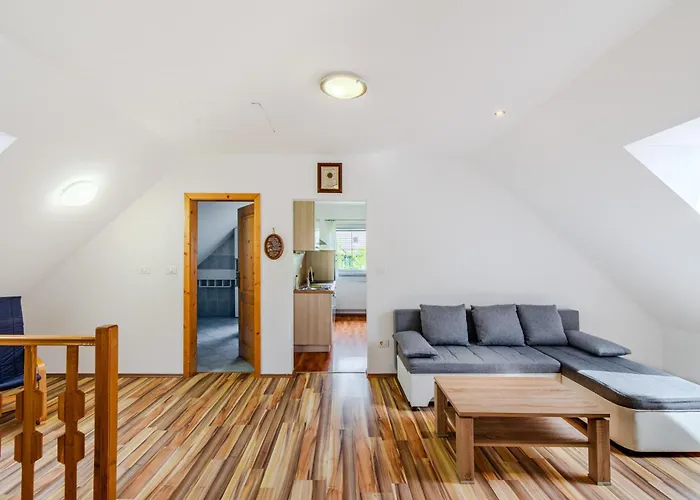 Pr' Stajercu With Free Onsite Parking דירה בובק