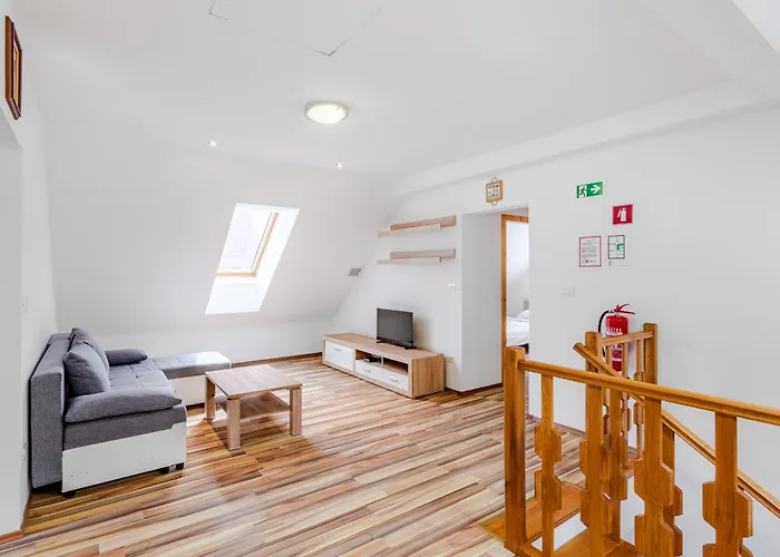 Pr' Stajercu With Free Onsite Parking דירה